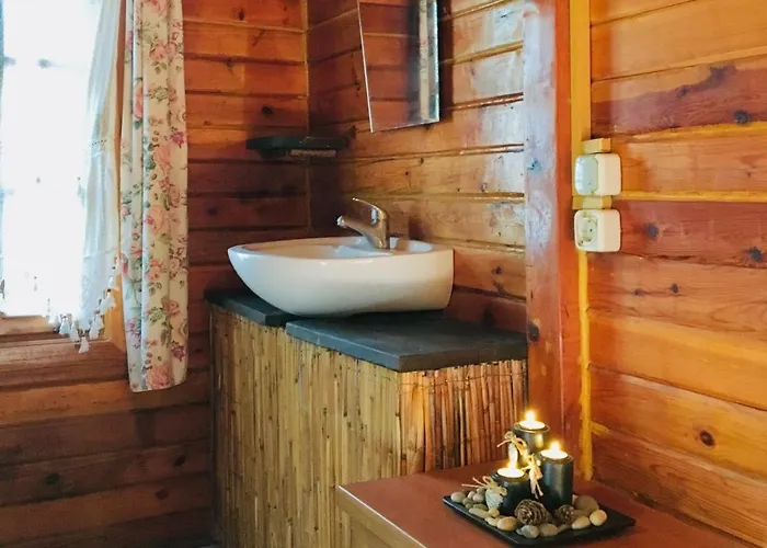 Kizilbuk Ahsap Evleri