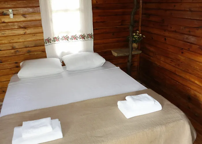 Kizilbuk Ahsap Evleri